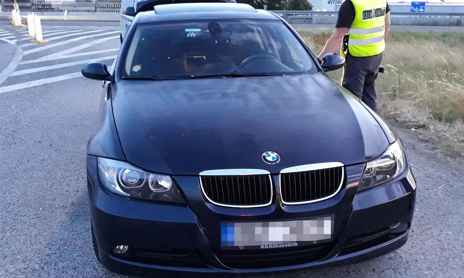 2019-7-12-108Marihuana_2_CU pro Stc kr.jpg